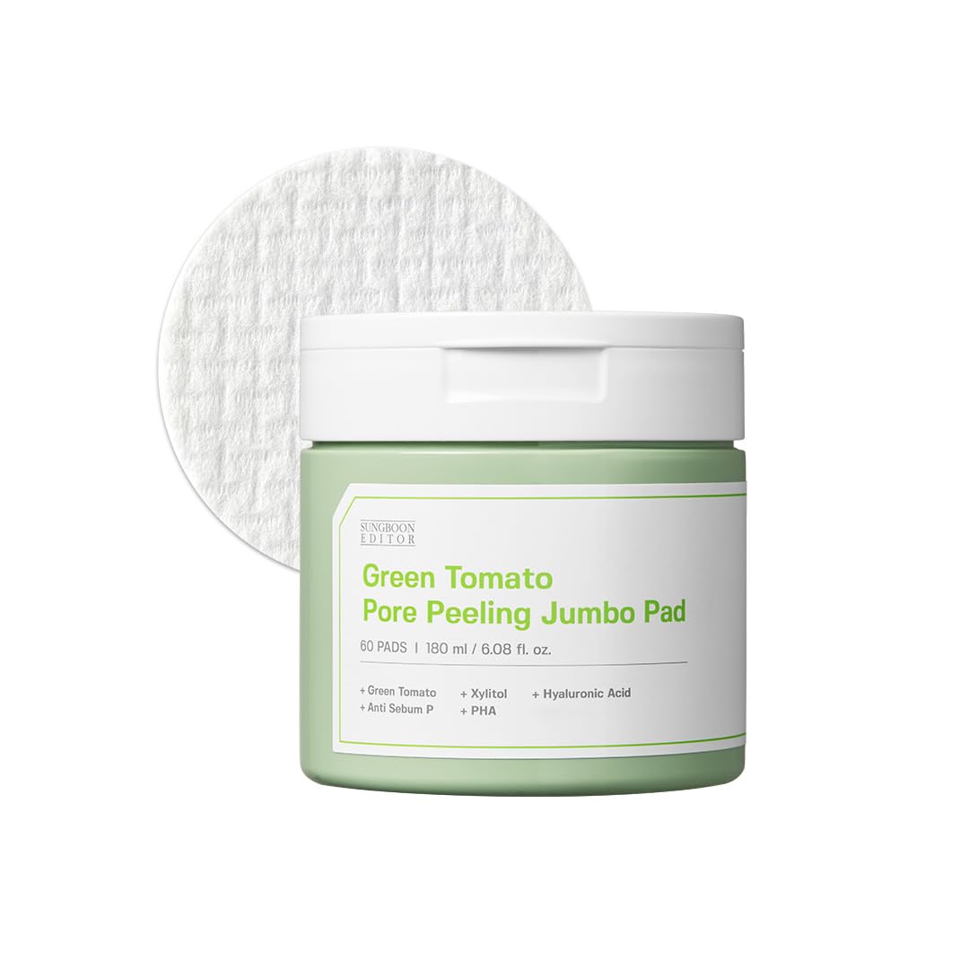 Pad exfoliant SUNGBOON EDITOR à la tomate verte exfolie en douceur et affine la texture.