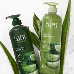 Conditionneur Super Nature dans une bouteille douce facilitant le démêlage.