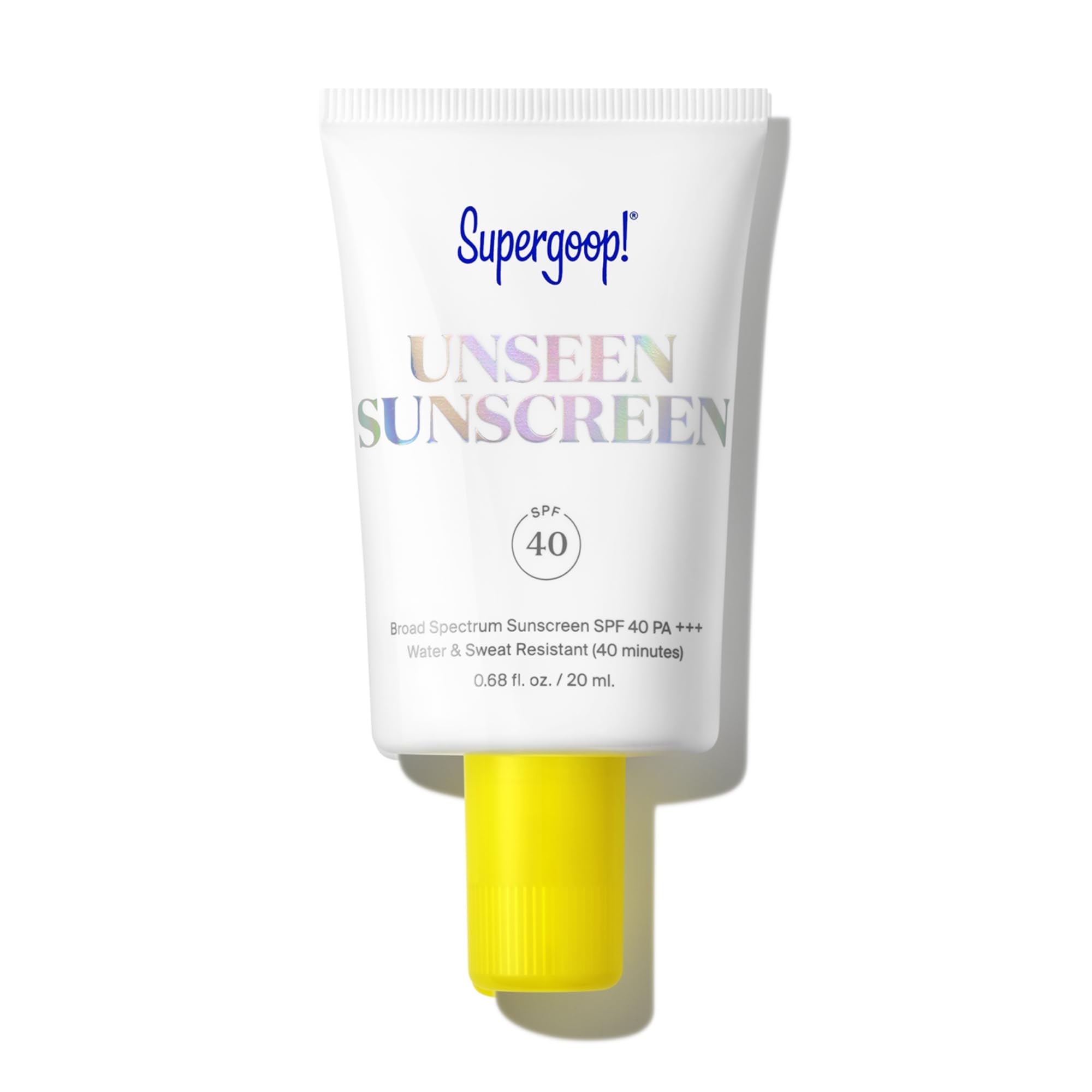 Supergoop propose une bouteille transparente sans huile, prête à un usage quotidien.