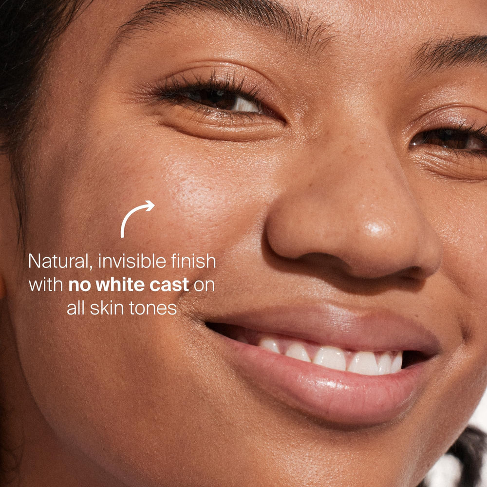 Supergoop utilise des ingrédients apaisants encens et meadowfoam pour nourrir la peau.