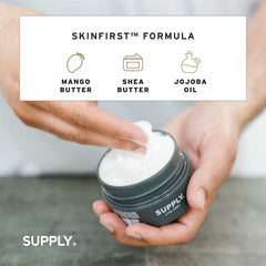 SUPPLY Ultra Lather offre parfum poivre noir et sapin.