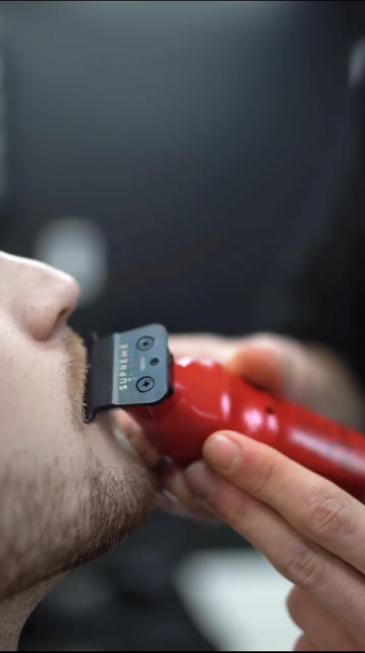 Brosse et huile pour entretenir la lame DLC du Vader