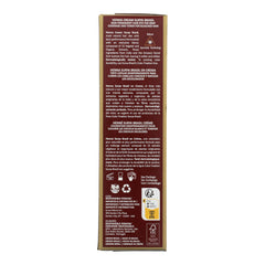 Application de la crème henné brun foncé Surya Brasil sur cheveux.