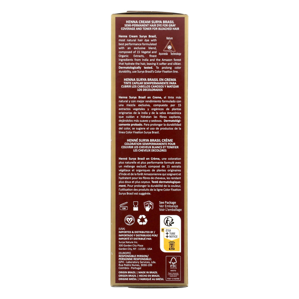 Application Surya Brasil Henna Crème pour une couleur homogène.