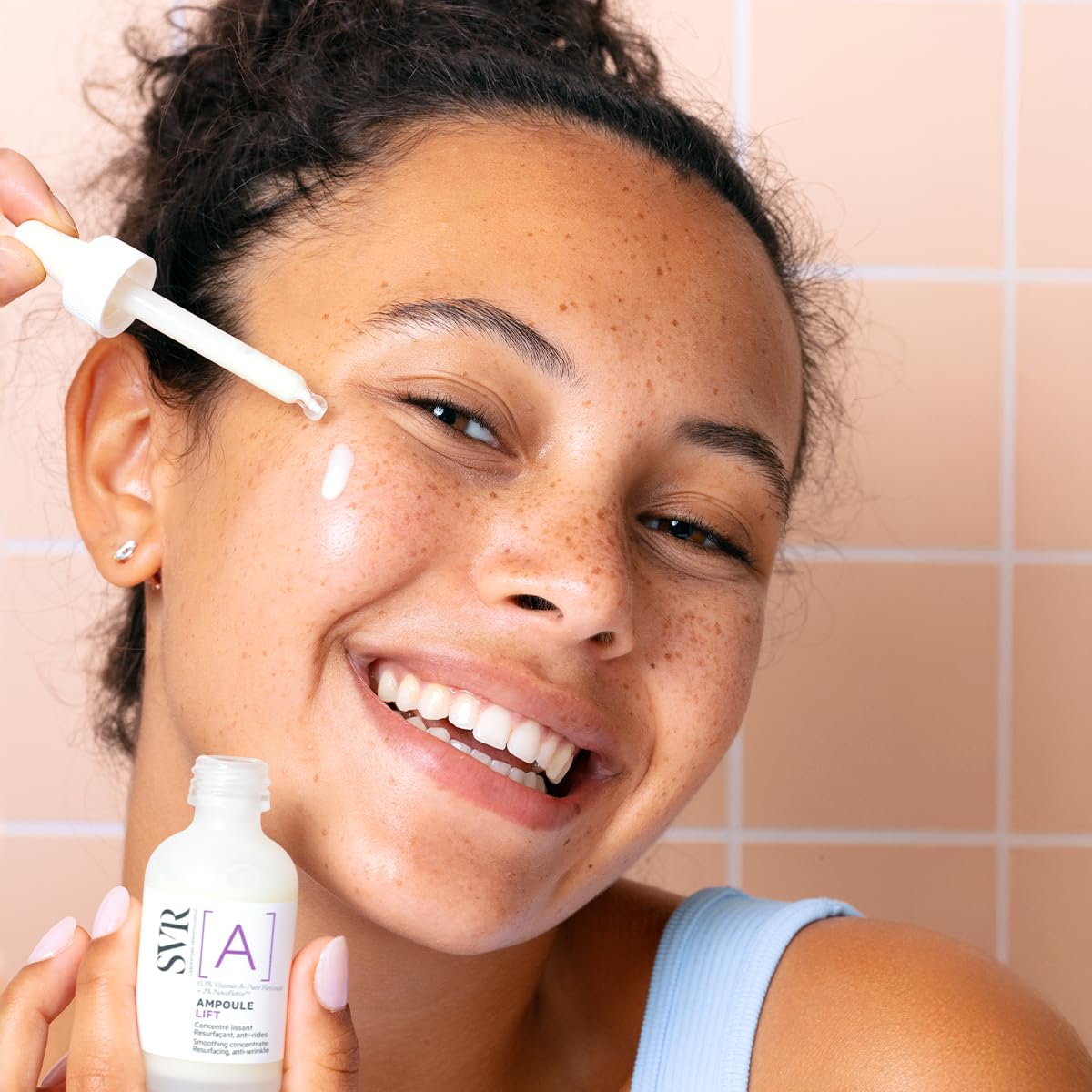 SVR A Concentrate avec rétinol encapsulé, flacon élégant pour soin nocturne.