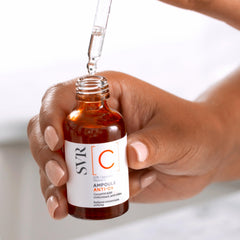 SVR Sérum vitamine C 20% application quotidienne: peau douce et fraîche.