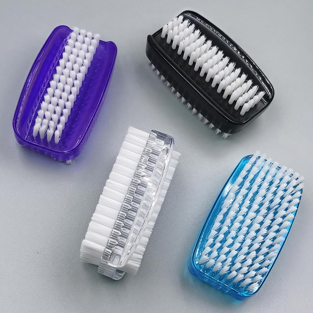 Usage polyvalent: nettoie mains, pieds et autour des ongles.