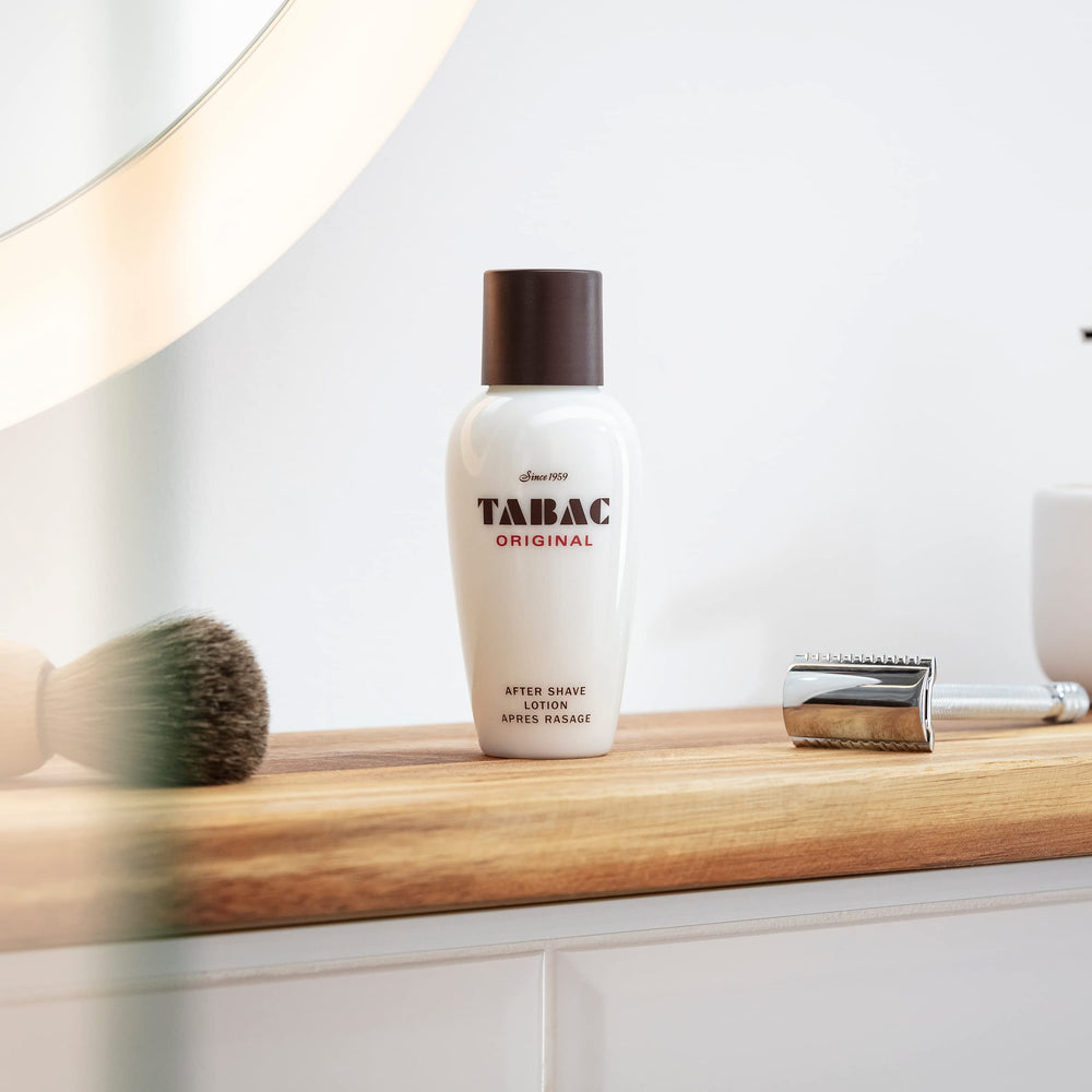 Tabac Original après-rasage, flacon clair favorisant application contrôlée et usage pratique.