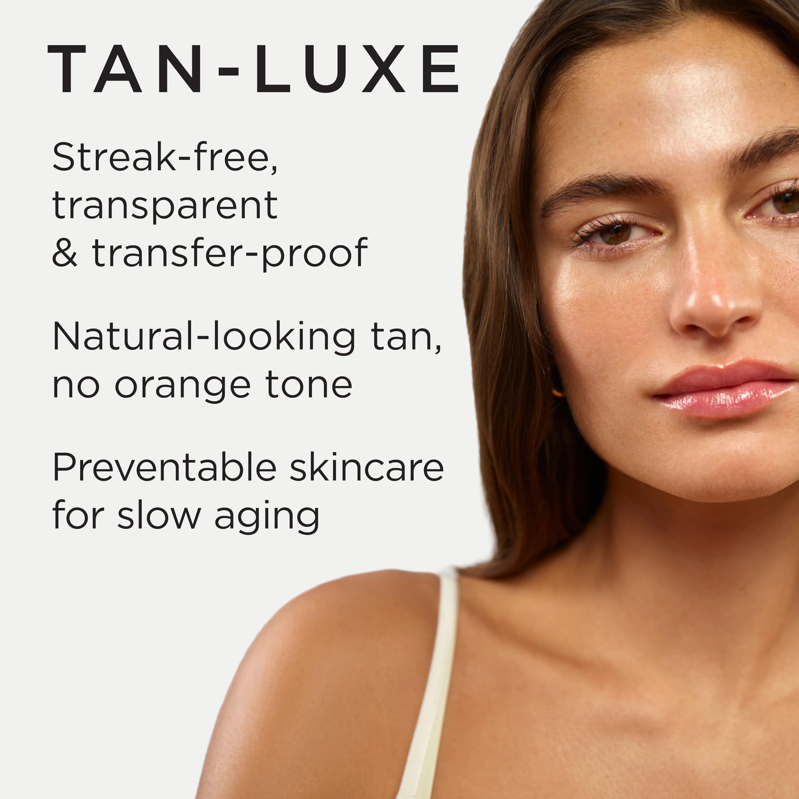 Tan-Luxe The Face: mélange dans la paume avant application sur le visage