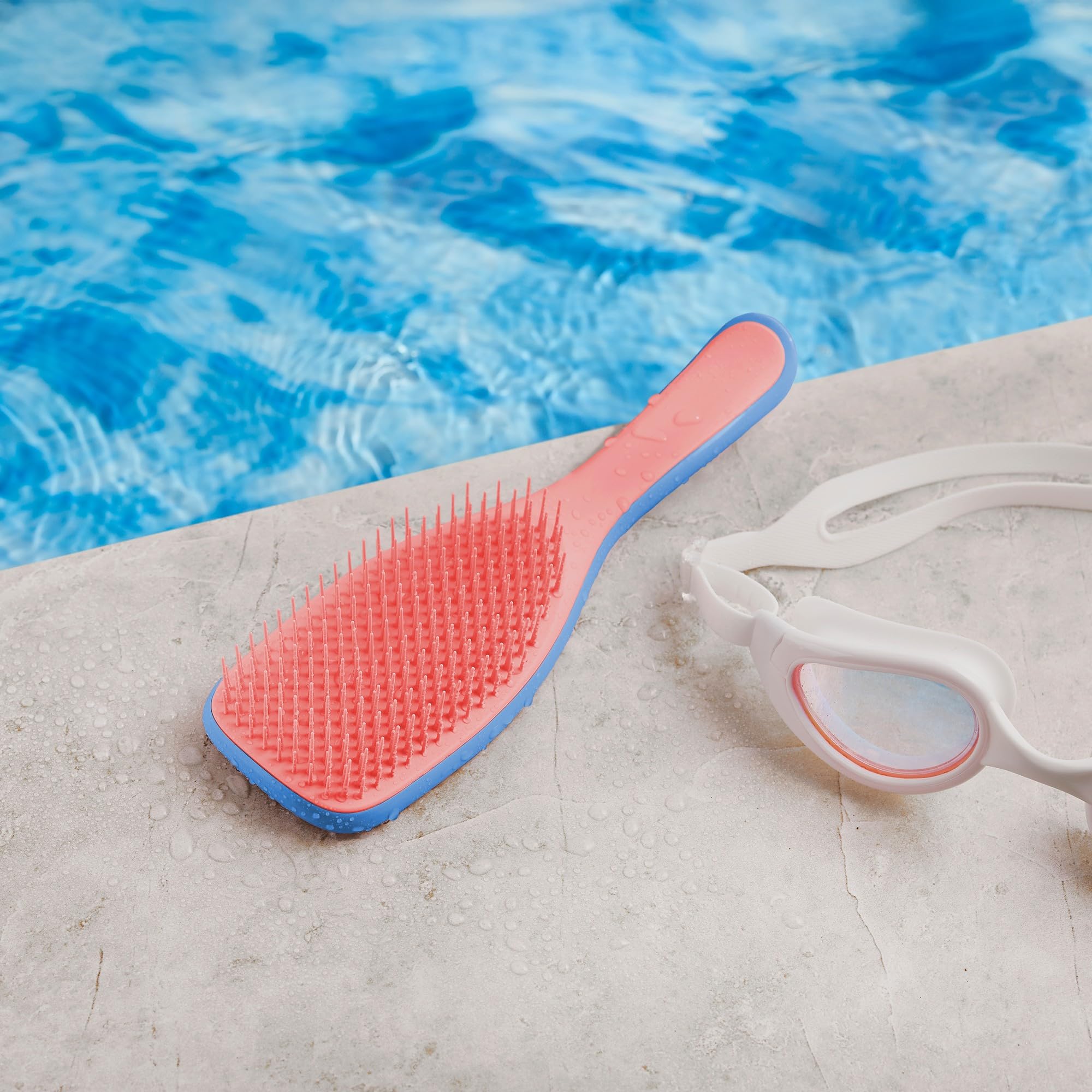 Emballage durable mis en avant lors de la transition avec Tangle Teezer.