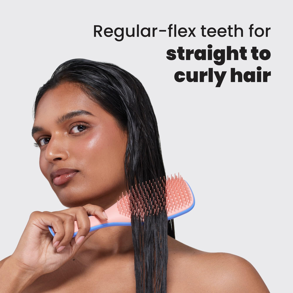 Idéale sous la douche pour répartir uniformément les soins avec la Tangle Teezer Apricot Blaze.