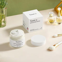 Grains exfoliants du gommage Tantea en gros plan