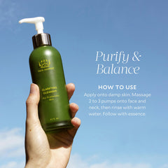 Tata Harper Texture Gel-Mousse montre une dynamique nettoyante sans sécheresse.