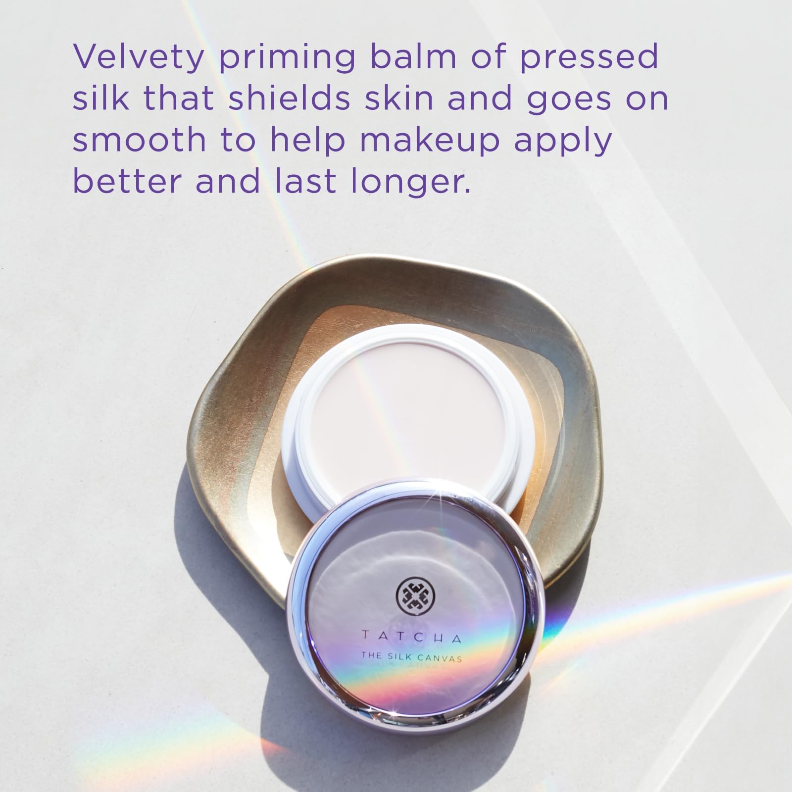 Apprêt visage barrière protectrice pour une peau prête à maquiller.