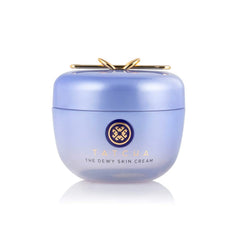Crème TATCHA dans le pot ouvert, hydratation rapide et éclat.