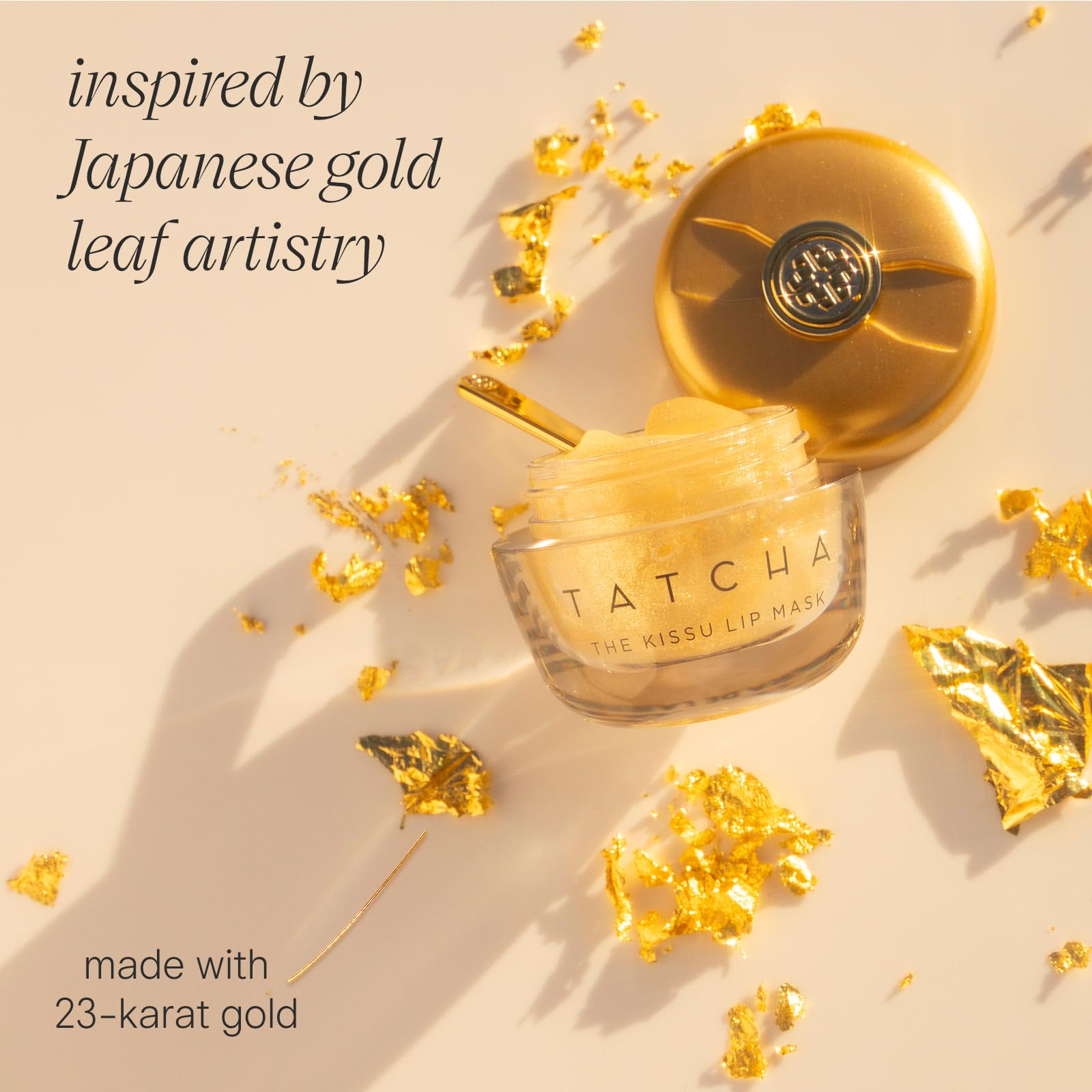 Emballage luxe TATCHA autour du masque Kissu; expérience premium.