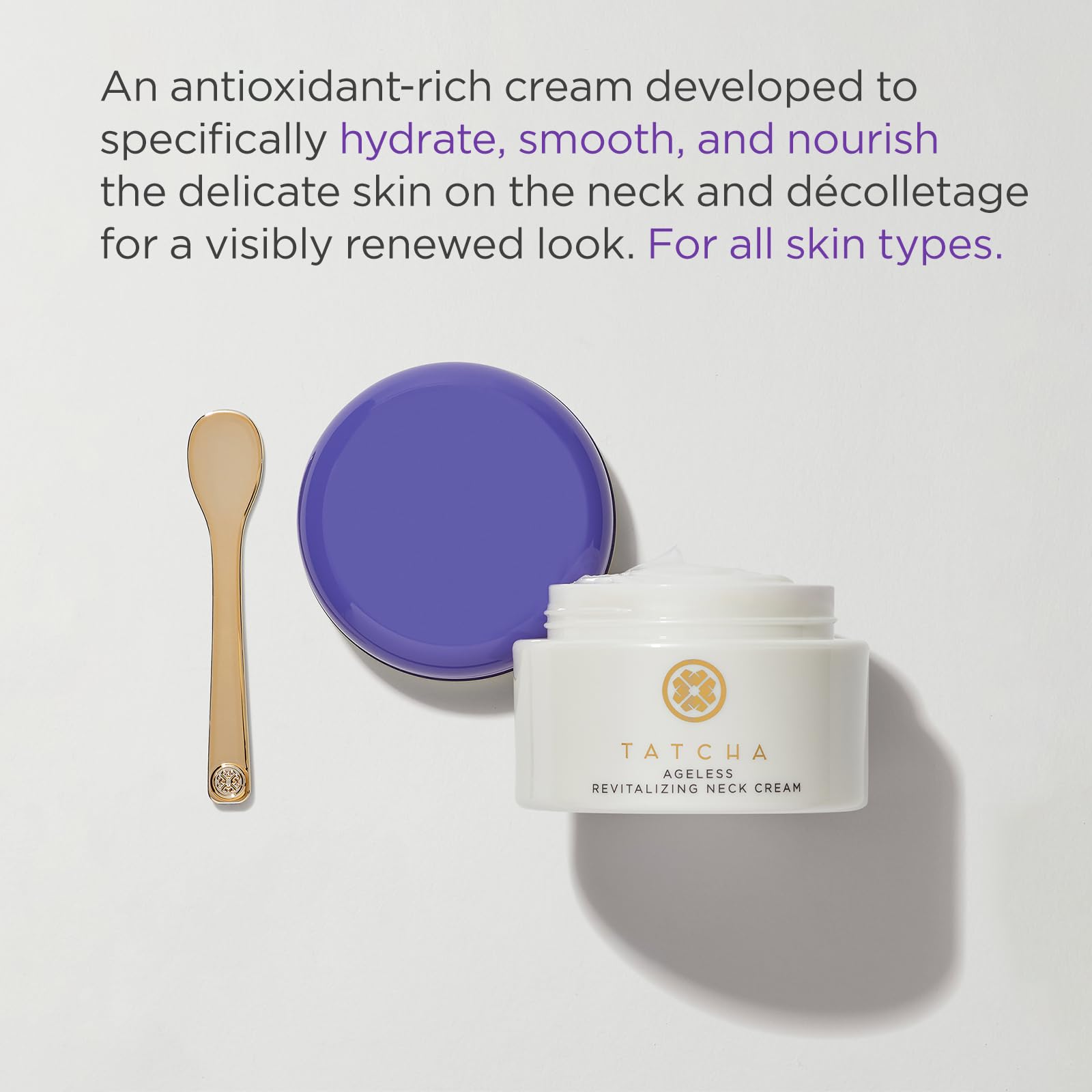 Application sur le cou avec le soin TATCHA pour nourrir la peau.