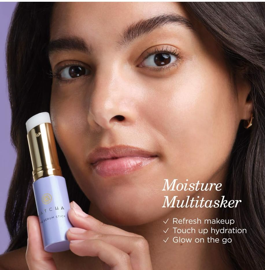 Tatcha The Serum Stick – rafraîchit le maquillage et réhydrate les zones sèches