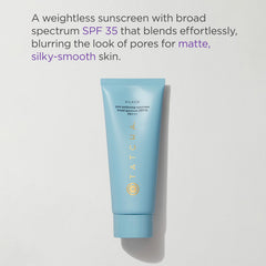 Sunscreen Tatcha avec fini mat, peau lisse et sans brillances.