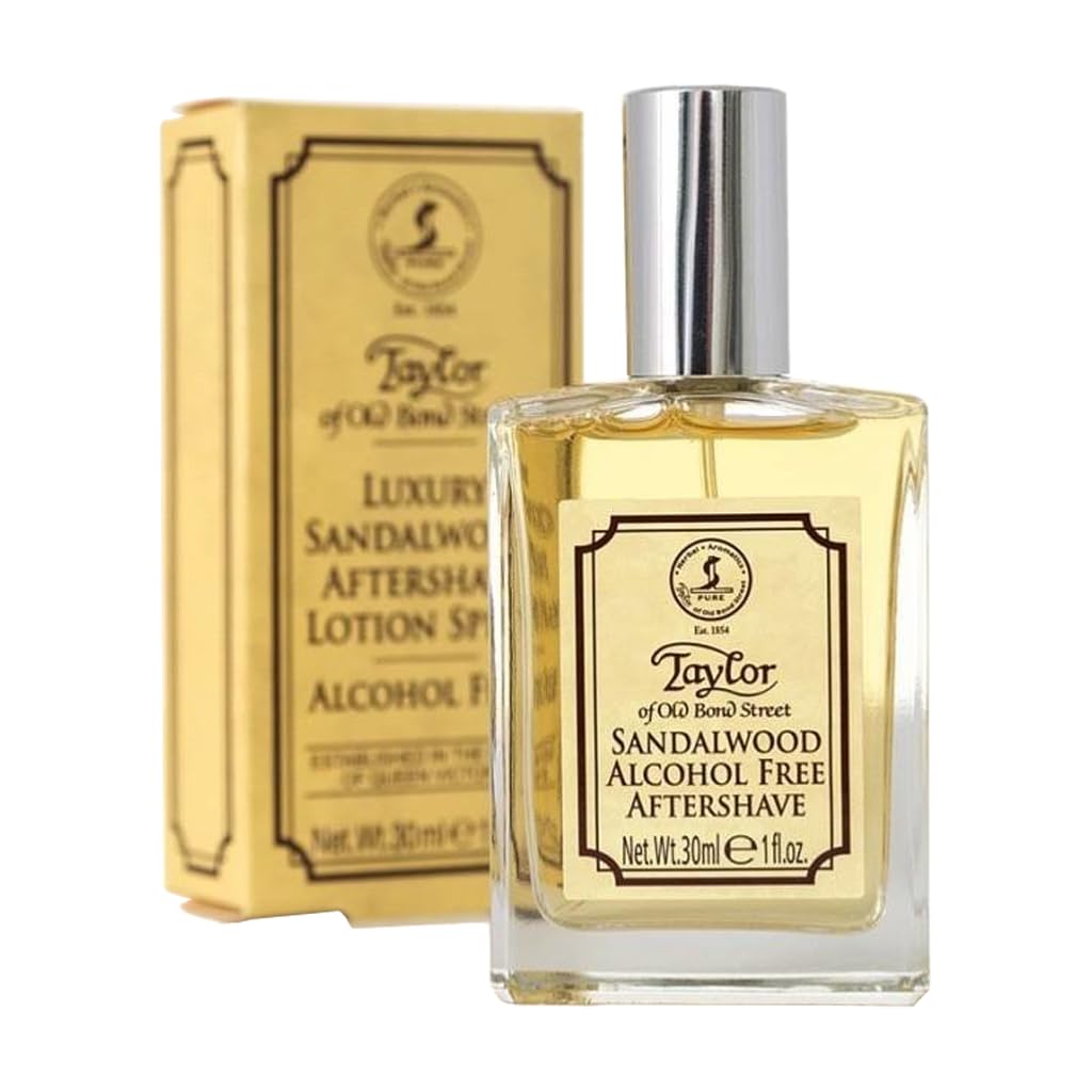 Gros plan sur l'étiquette bois de santal Taylor of Old Bond Street.