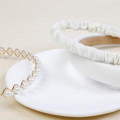 Bandeau TEBIEKOY en perles, design vintage, parfait pour les occasions festives.