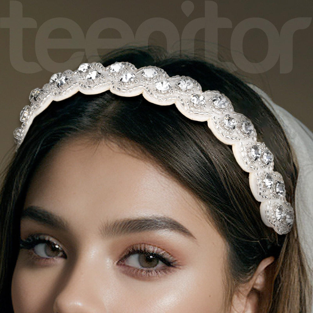 Teenitor bandeau brillant pour dégager le visage tout en restant discret.