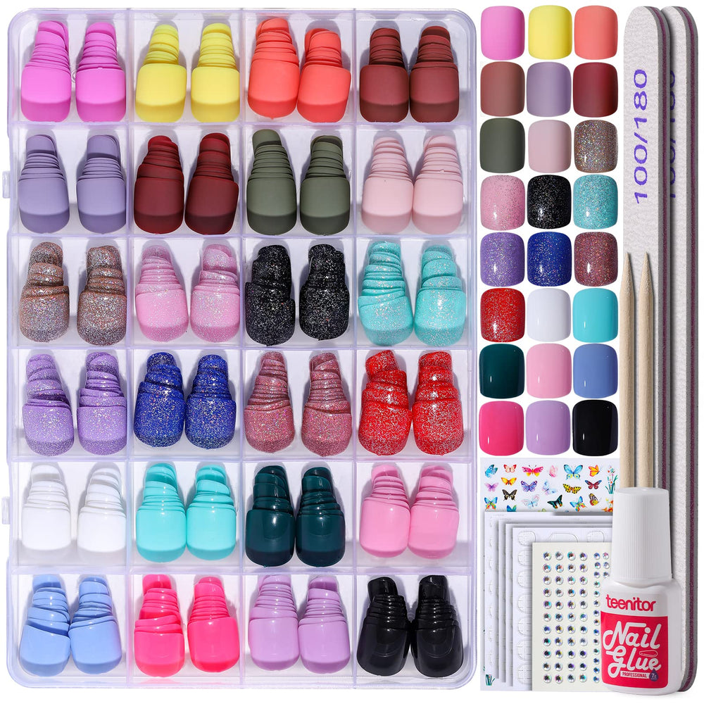 Ongles Teenitor courts carrés fini mat, look élégant.