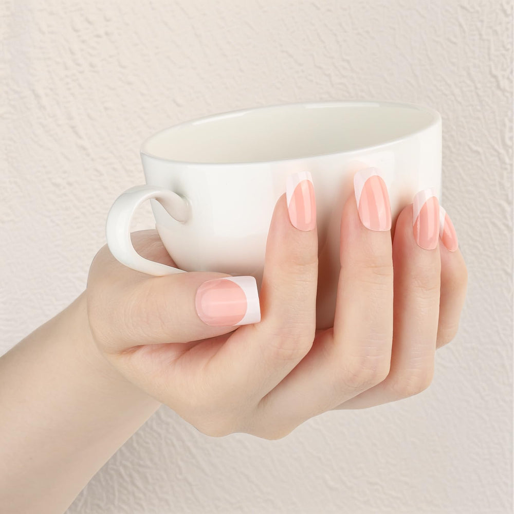 Ongles Teenitor autocollants à pointe française sur forme ballerine courte, précision élégante.