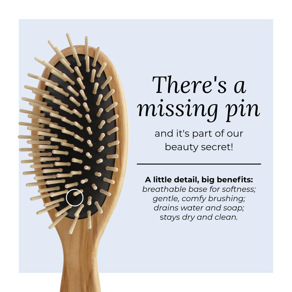 Brosse TEK oval fabriquée en Italie avec matériaux veganOK et emballage écologique.