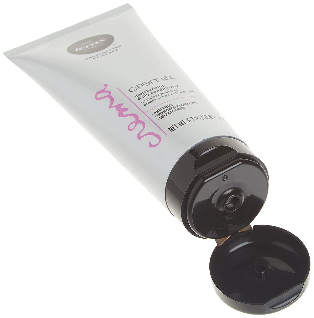 Terax Crème Original: main appliquant la crème sur les cheveux.