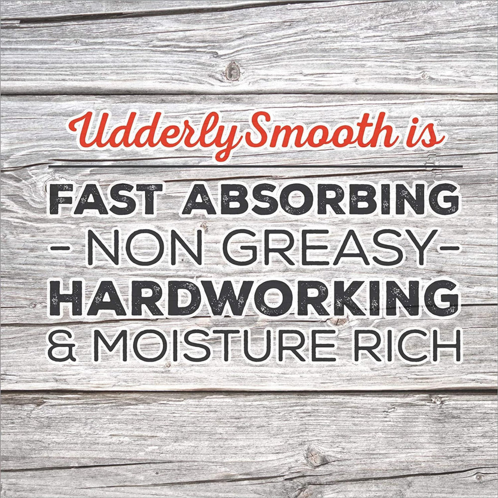 Texture lissante affichée sur le pot Udderly Smooth pour soin quotidien.