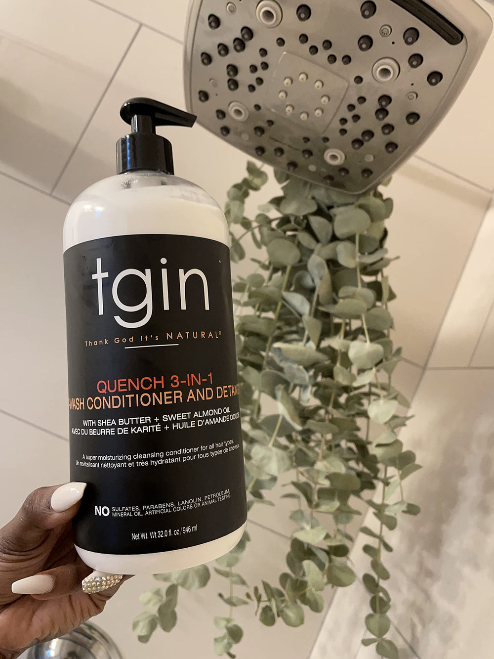 tgin Quench 3-en-1 Co-Wash, rituel quotidien pour boucles propres et hydratées.