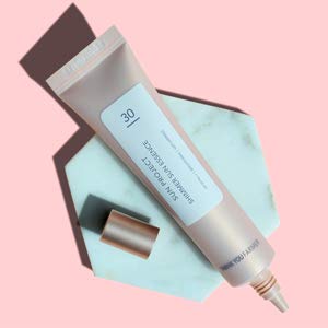 THANKYOU FARMER Sun Project Shimmer SPF30 — texture légère prête à l'application.