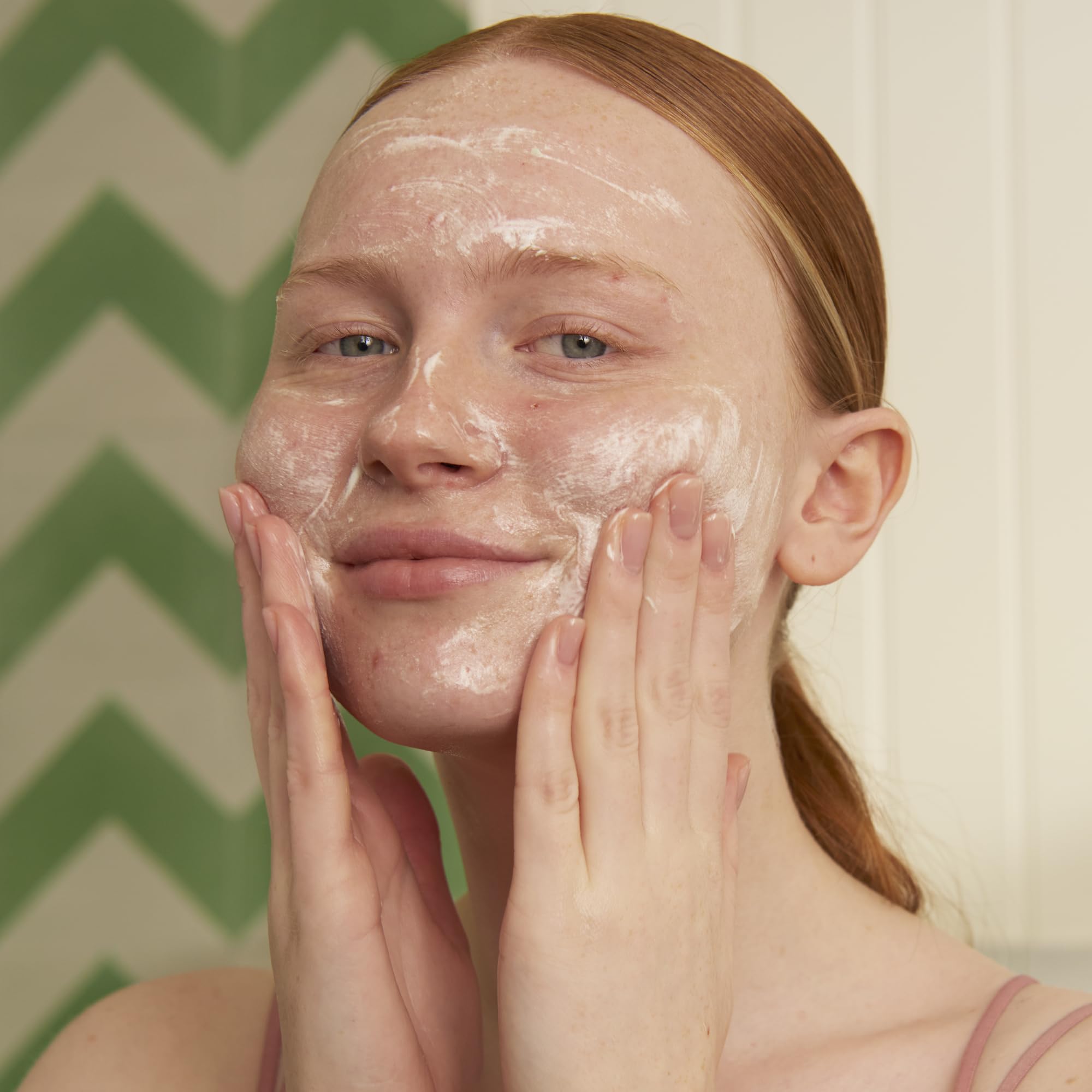 The Body Shop arbre-à-thé, mousse en action purifiante, peaux sujettes aux imperfections.
