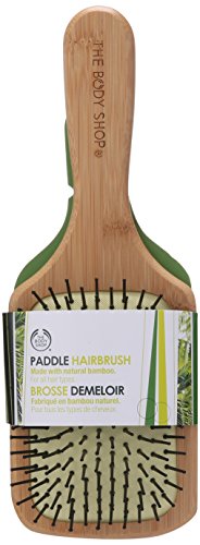 The Body Shop brosse cheveux bambou grande taille facilite le démêlage rapide.