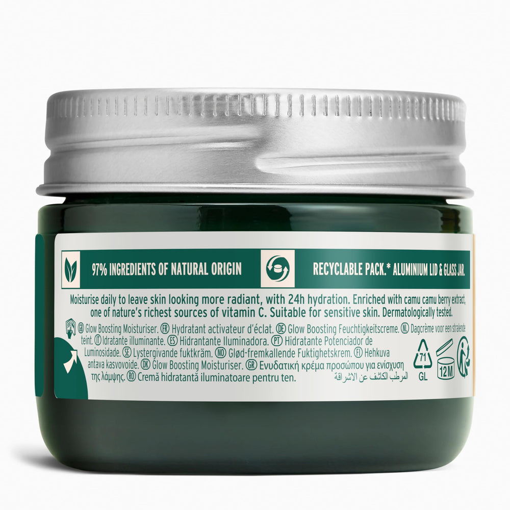 The Body Shop Glow Boost Moisturizer texture-creme-soyeuse pour une peau douce.