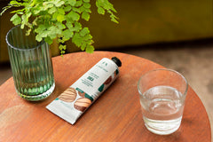 The Body Shop Shea Hand Balm, application nomade pour mains sèches.