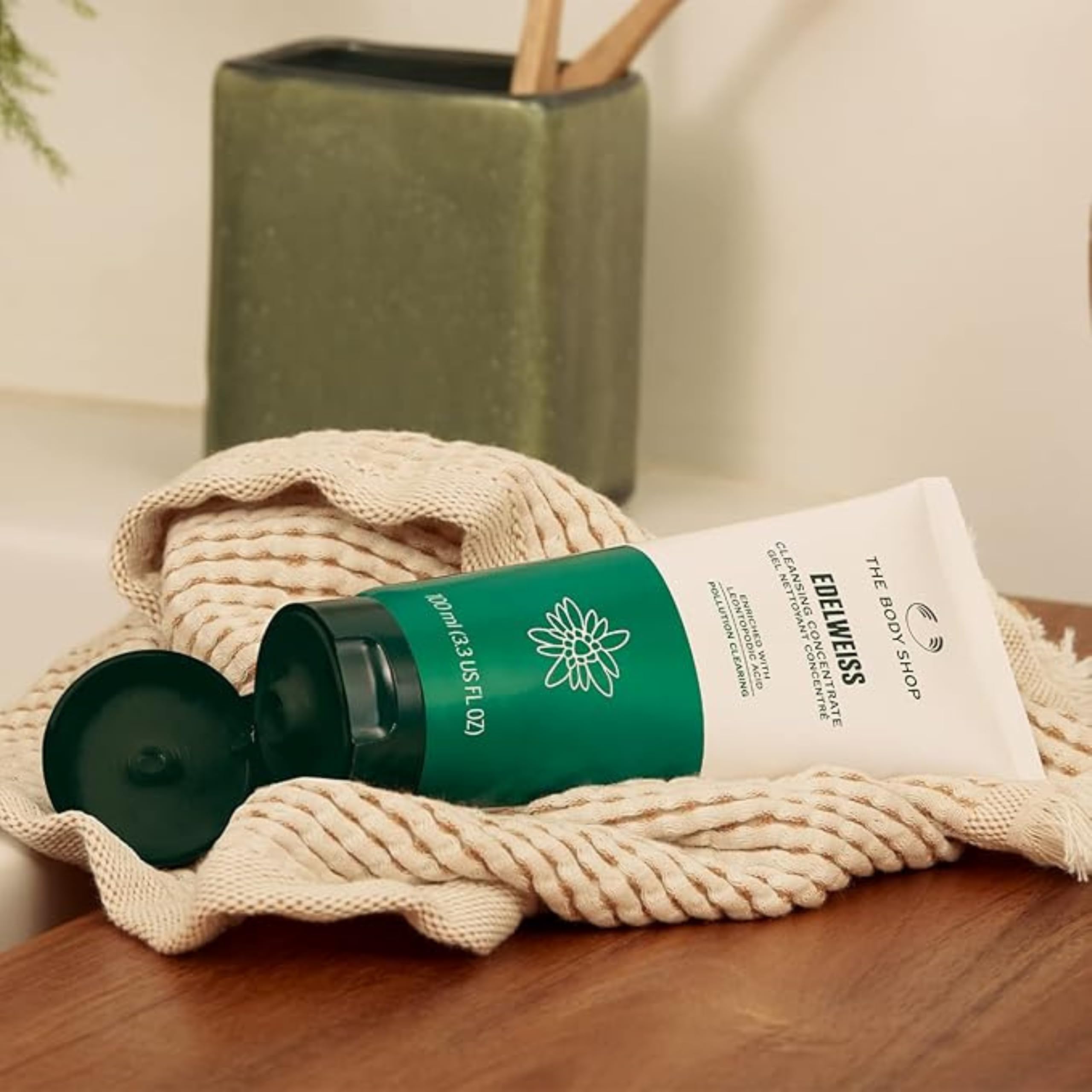 The Body Shop Edelweiss Cleansing Concentrate – ingrédients des Alpes italiennes pour une peau saine et respectée