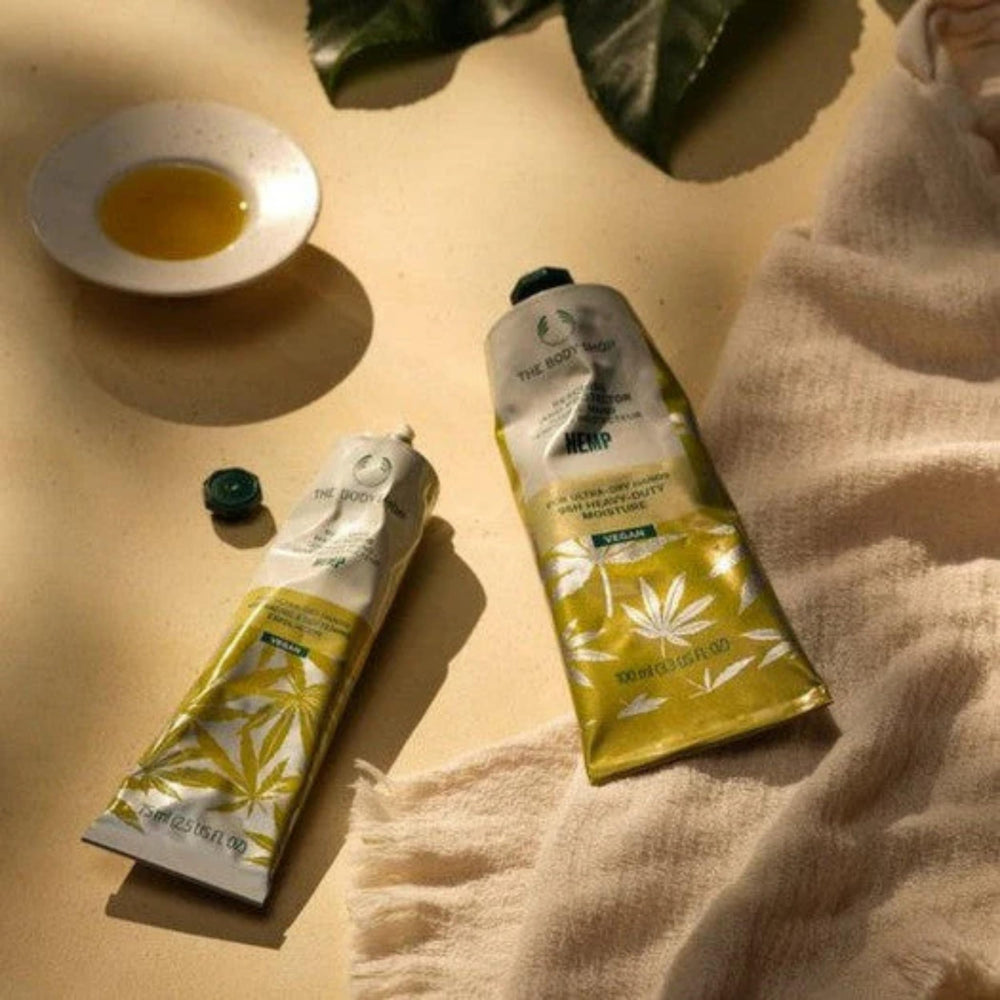 Huile de graines de chanvre utilisée dans la formule pour nourrir en profondeur