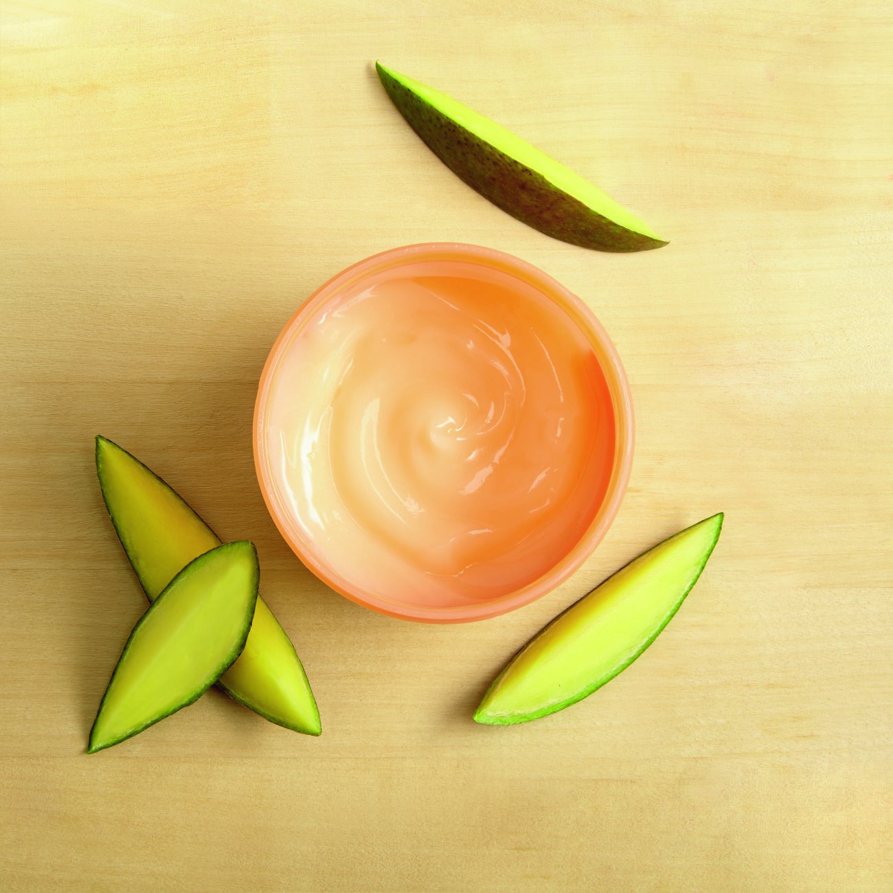 The Body Shop Mango Body Yogurt – Parfum mangue fruité qui apporte une sensation agréable.