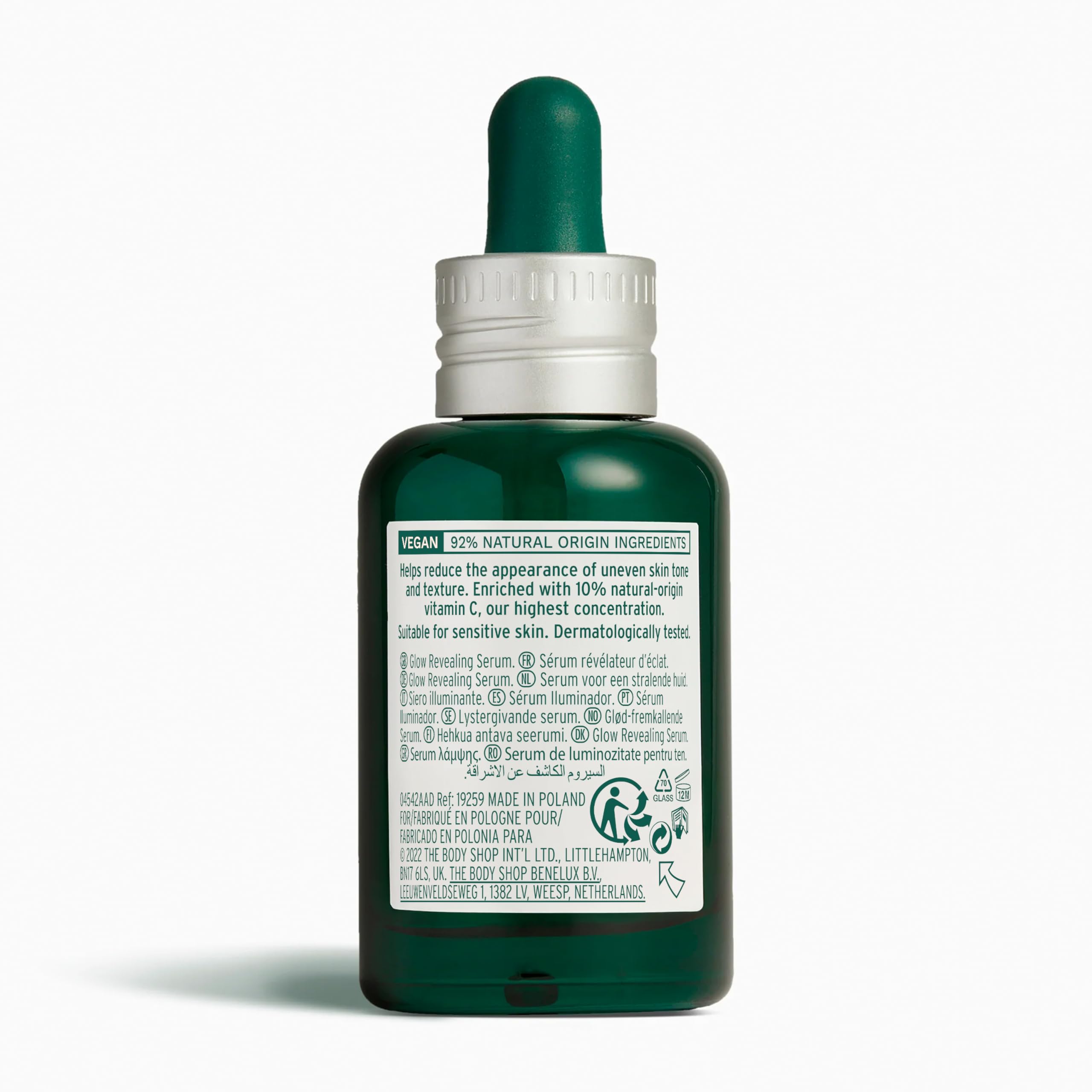 The Body Shop sérum sur peau propre, quelques gouttes pour un teint lumineux.
