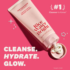 Mousse crémeuse The Face Shop Rice Water Bright en action, purifiant sans dessécher.