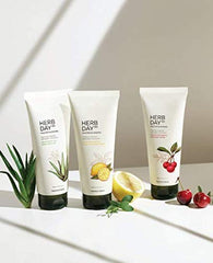 The Face Shop Herb Day 365: texture mousse légère, nettoyage doux et rafraîchissant.