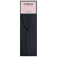 Le bandeau The Hair Edit Lotus Band, bandeau plissé pour un style chic et confortable.