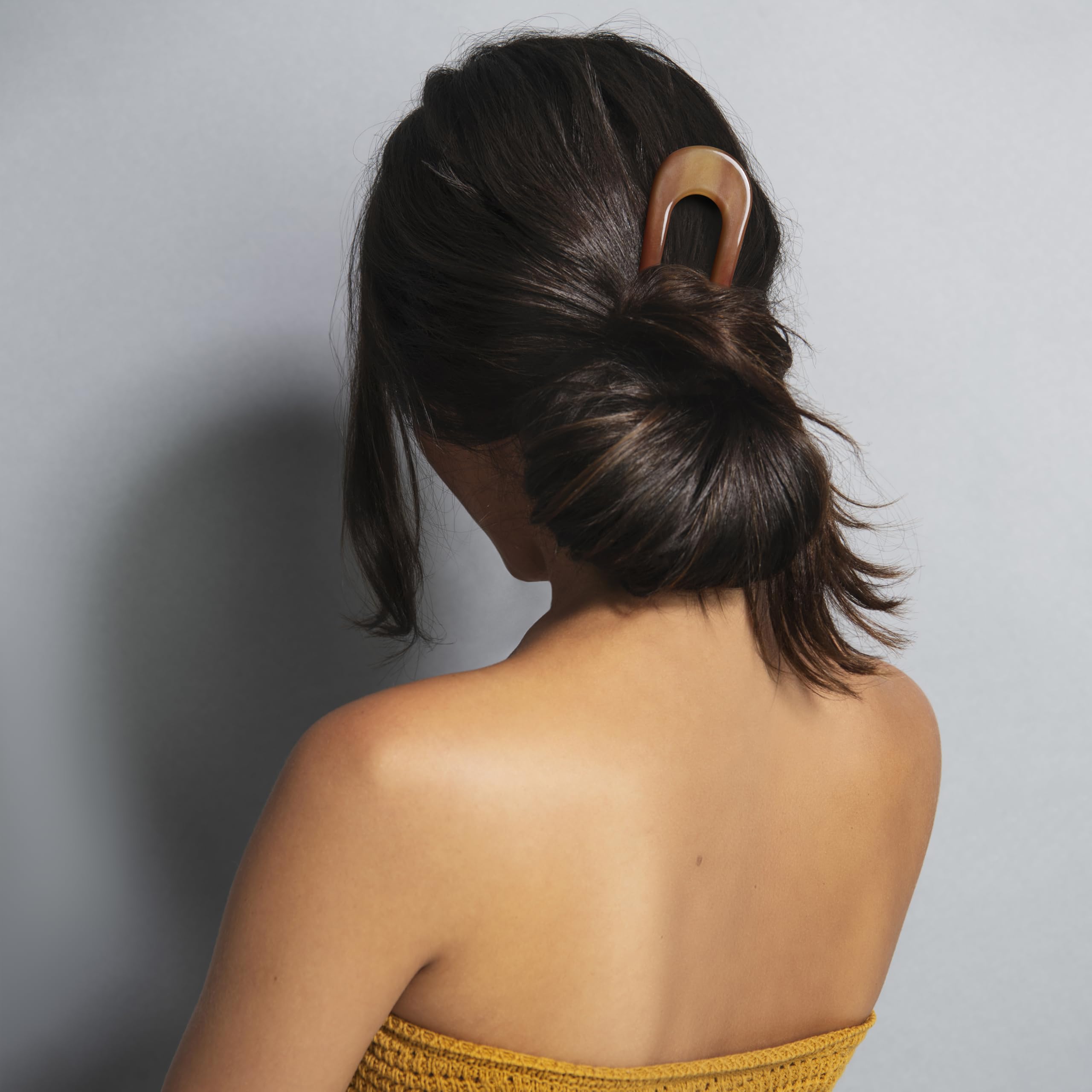 The Hair Edit Pin chic pour chignons et demi-hauts.