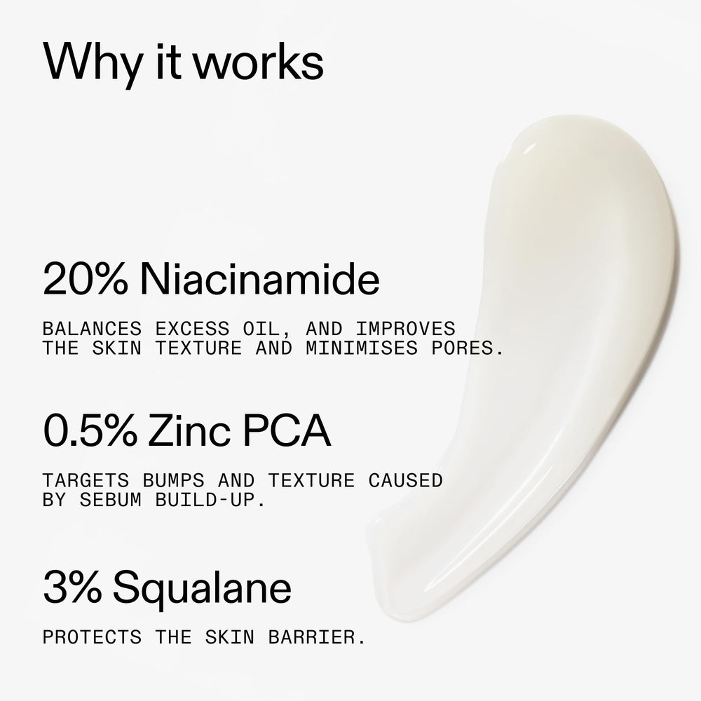Application sur le dos de la main avec The INKEY List Niacinamide 20%.