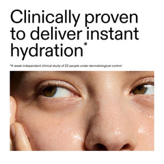 Hydratation immédiate offerte par The INKEY List sur peau humide.