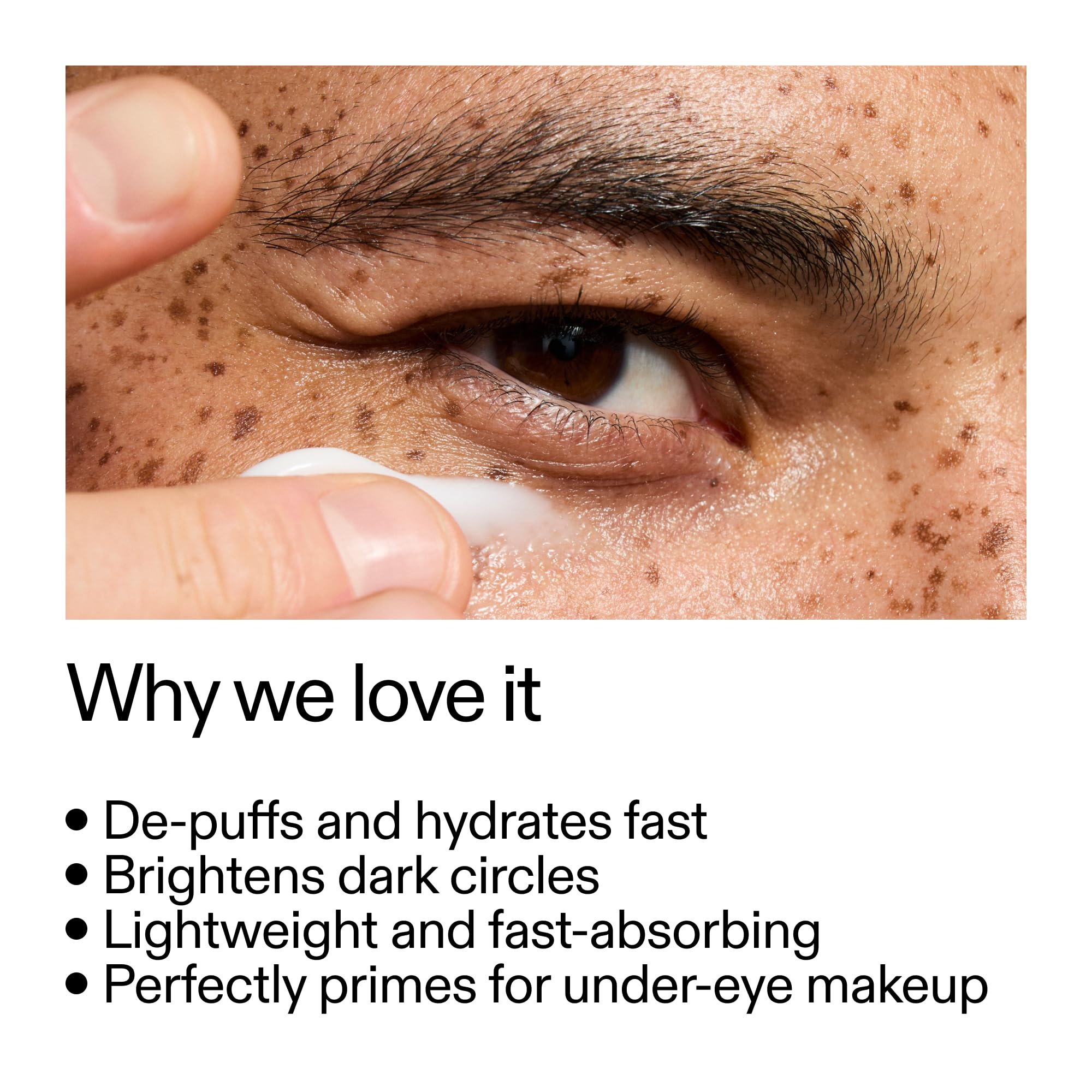Application sur contours des yeux avec les doigts, massage doux.