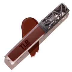 The Lip Bar Savage rouge chocolat matte sur flacon, teinte riche et longue tenue