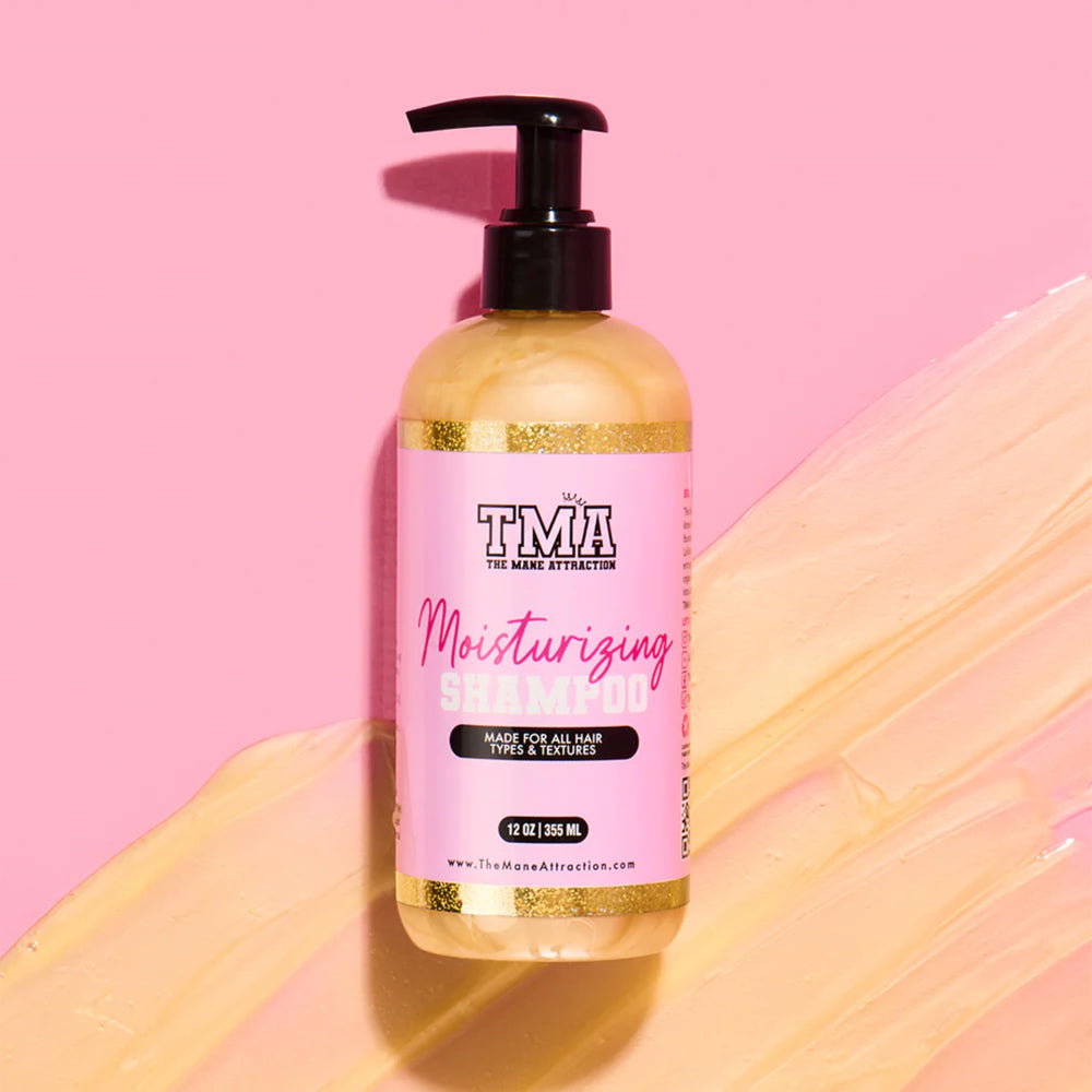 Parfum citronnelle frais The Mane Attraction lors de la routine capillaire.